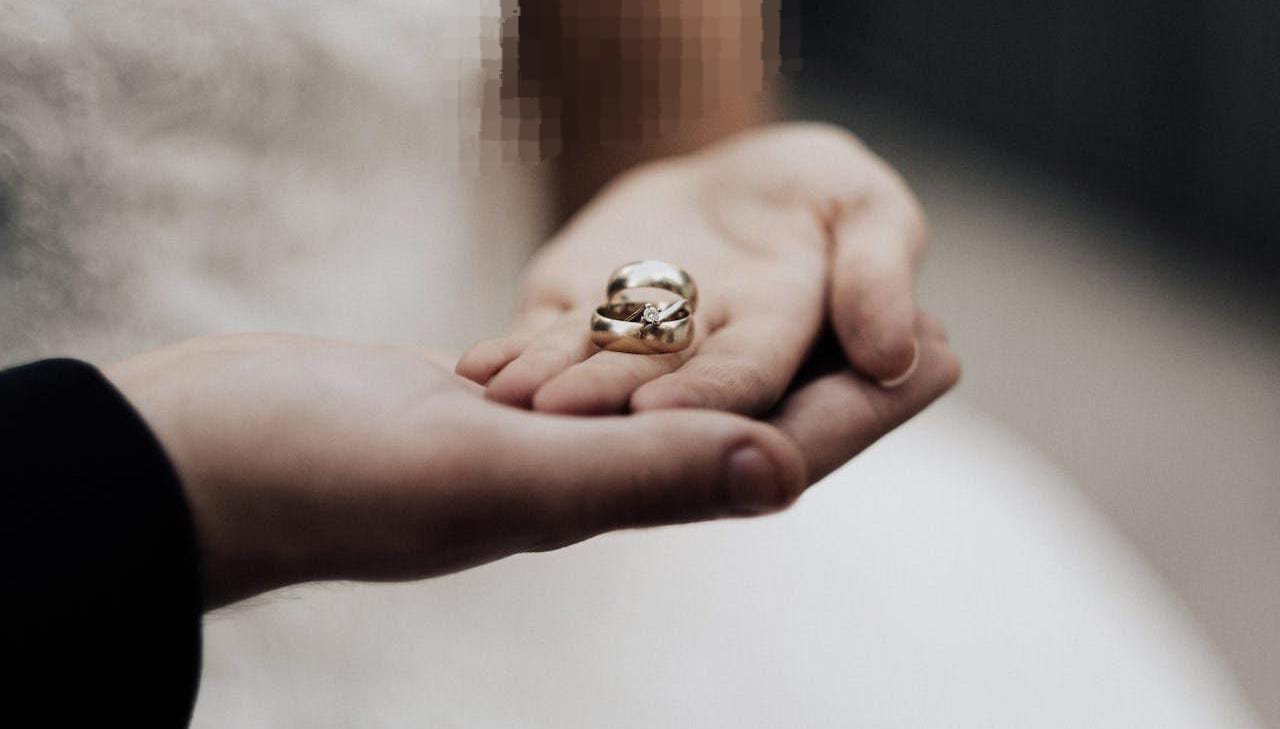 5 Tips to Help You Find Affordable but Beautiful Wedding Rings