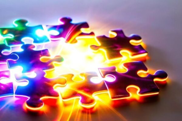 Difference in 1 and 8 Light Sources for Jigsaw Puzzles