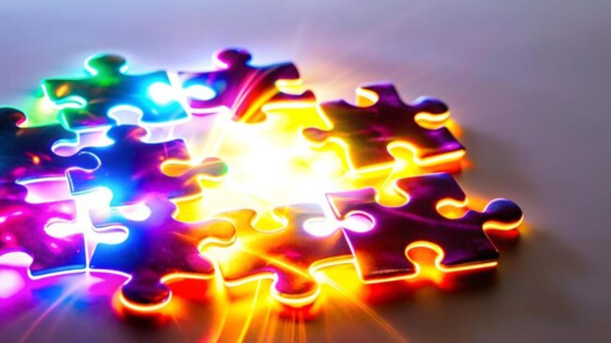 Difference in 1 and 8 Light Sources for Jigsaw Puzzles