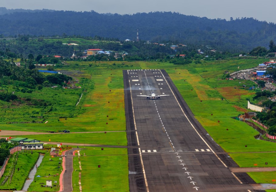 5 Crucial Tools Every Ground Control Team Needs for Landing Aircraft